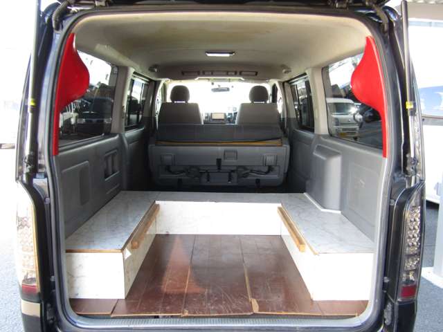 Toyota Hiace Van 10