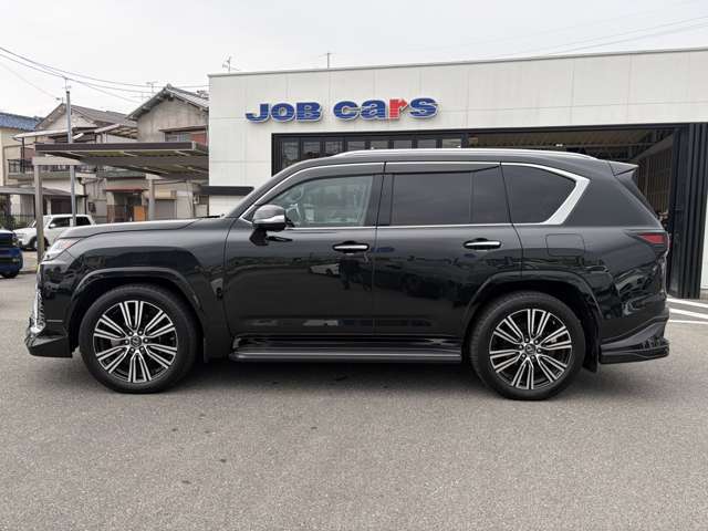 Lexus LX 11