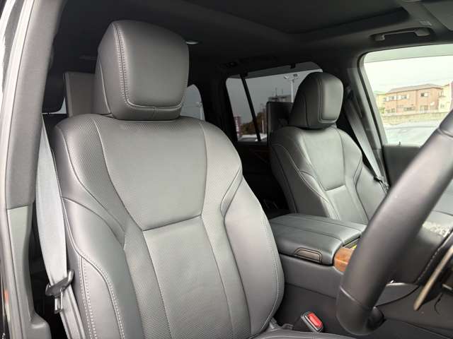 Lexus LX 3
