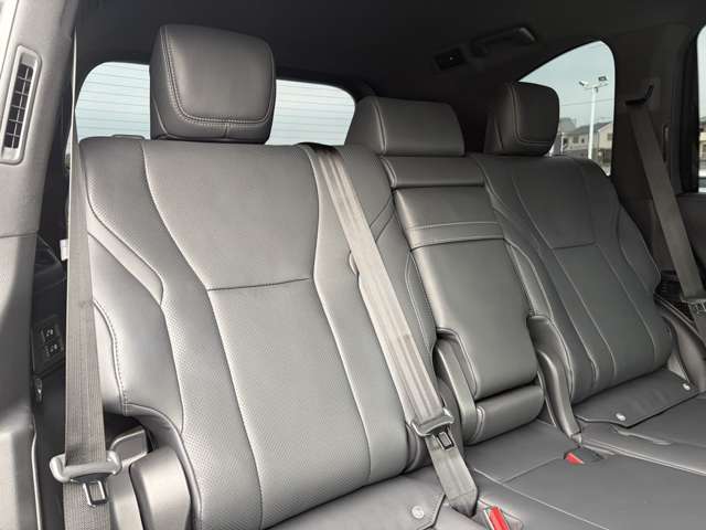 Lexus LX 4
