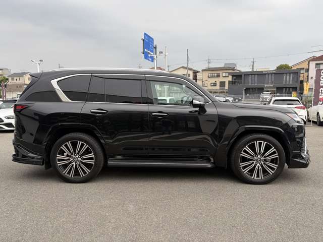Lexus LX 7