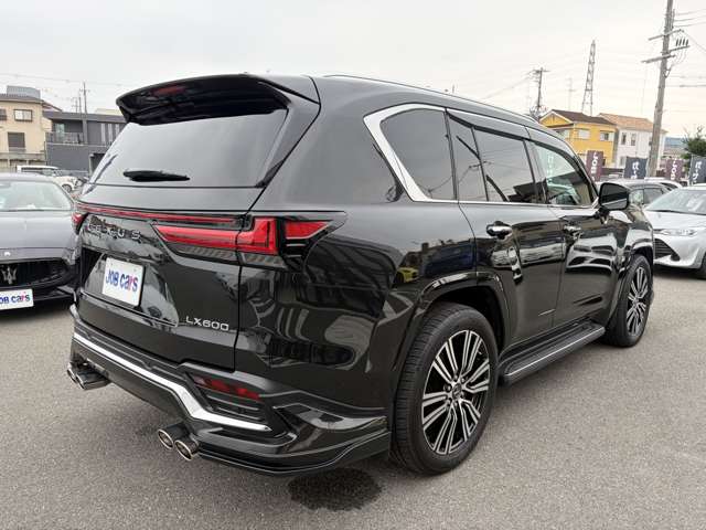 Lexus LX 8
