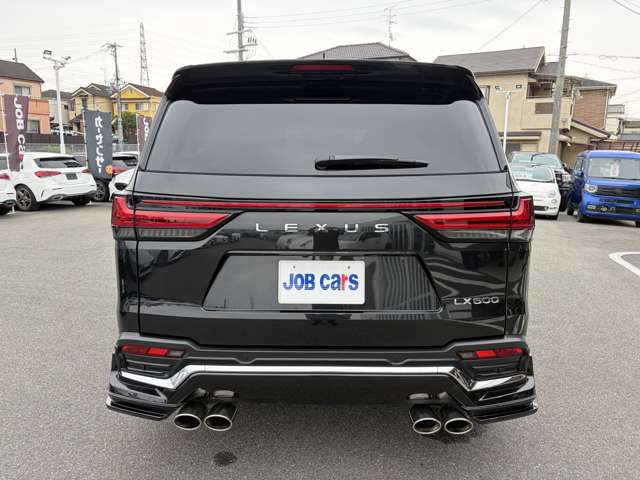 Lexus LX 9