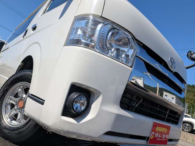 Toyota Hiace Van 2