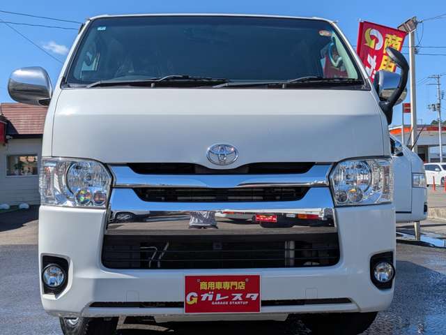 Toyota Hiace Van 3
