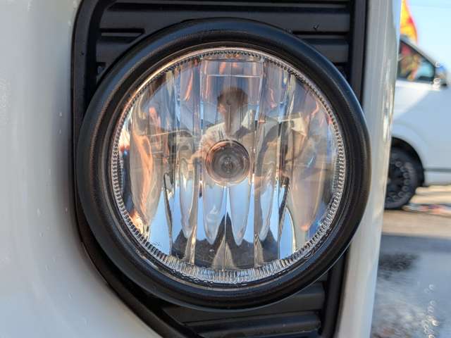 Toyota Hiace Van 8