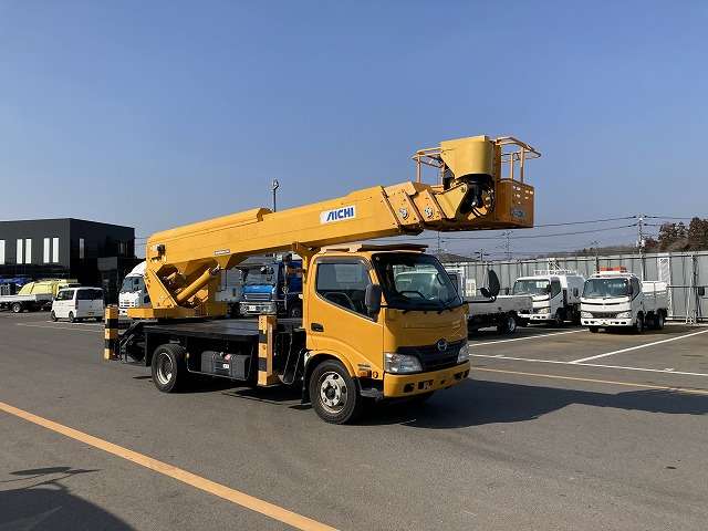 Hino Dutro 5