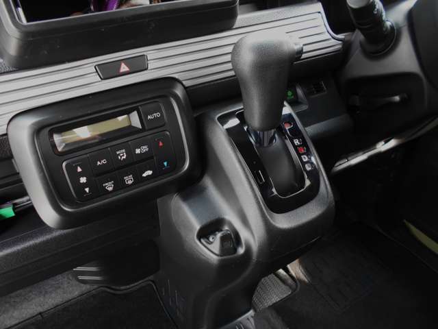Honda N-VAN 12