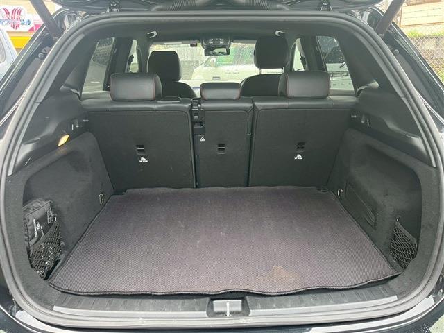 Mercedes-Benz GLA-Class 12
