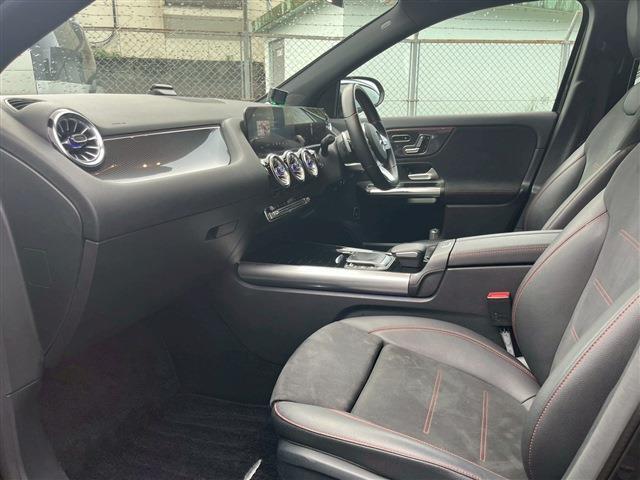 Mercedes-Benz GLA-Class 10