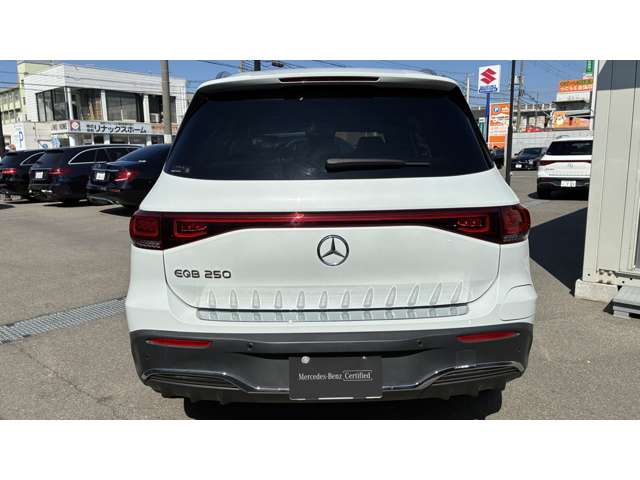 Mercedes-Benz EQB 5