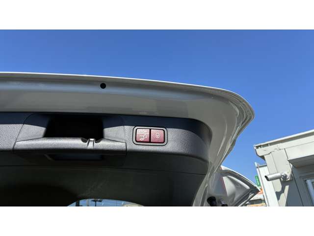 Mercedes-Benz EQB 9