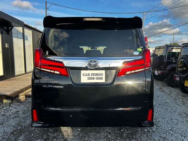 Toyota Alphard 8