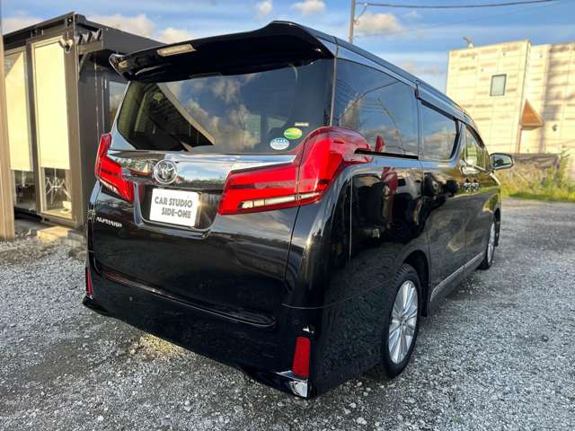 Toyota Alphard 9