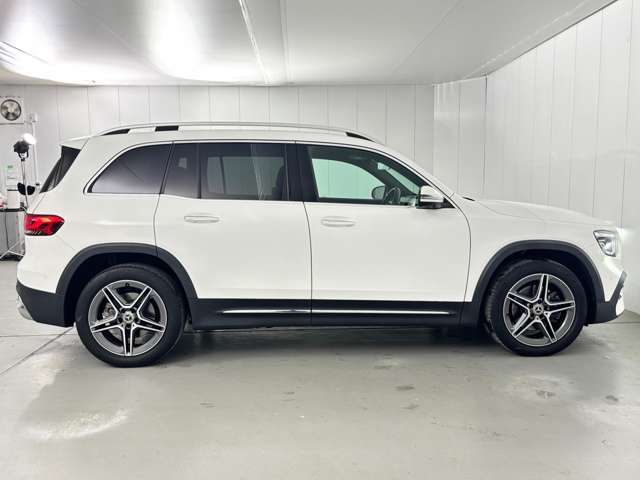 Mercedes-Benz GLB 8