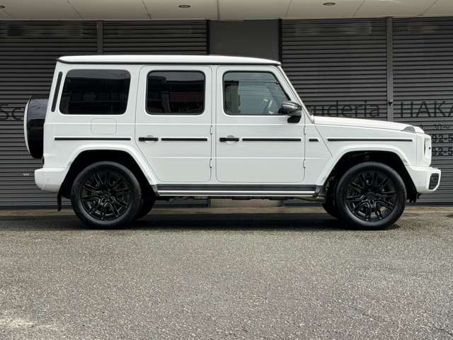 Mercedes-Benz G-Class 4