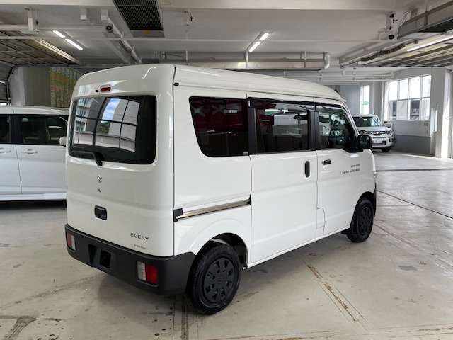 Suzuki Every 8
