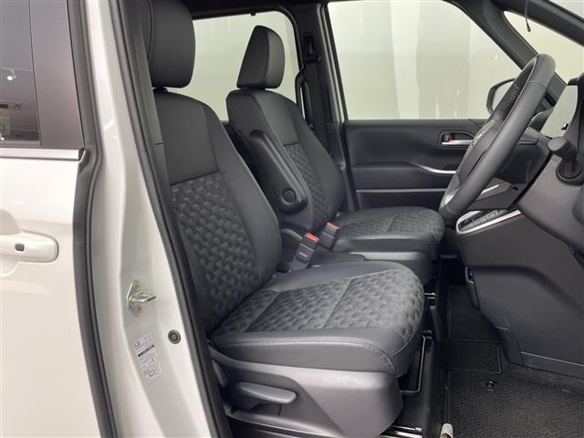 Toyota Voxy 11