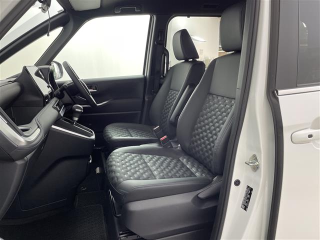 Toyota Voxy 12