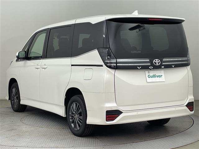 Toyota Voxy 5