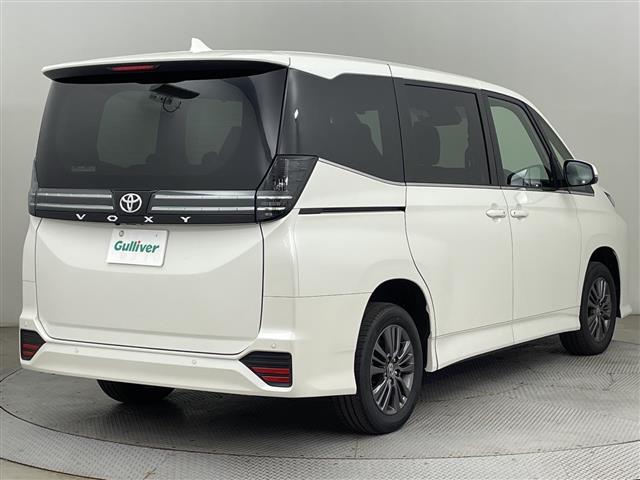 Toyota Voxy 6