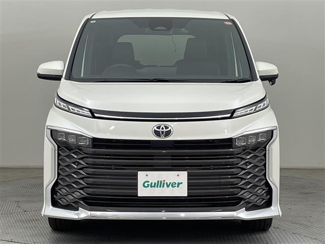 Toyota Voxy 7