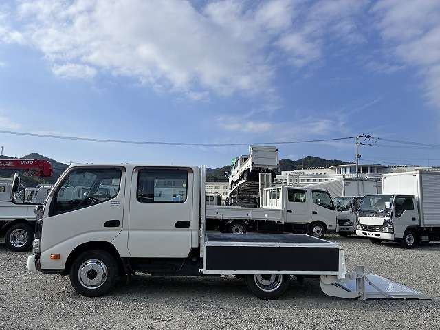 Hino Dutro 11