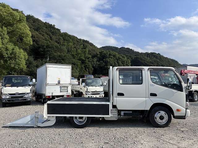 Hino Dutro 12