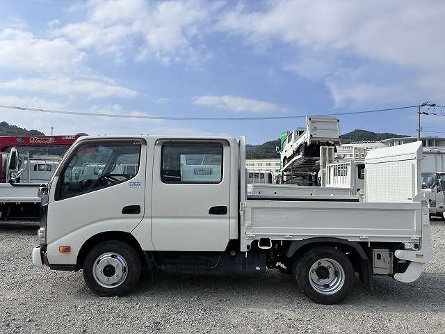 Hino Dutro 4