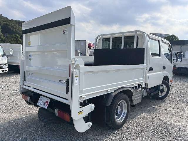 Hino Dutro 8