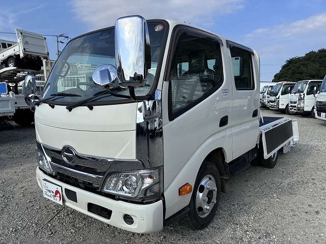 Hino Dutro 9
