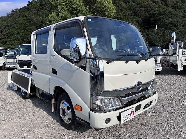 Hino Dutro 10