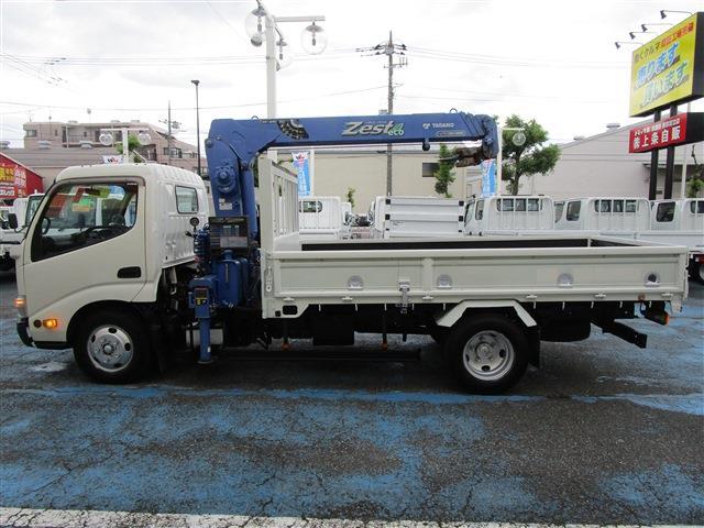 Hino Dutro 3