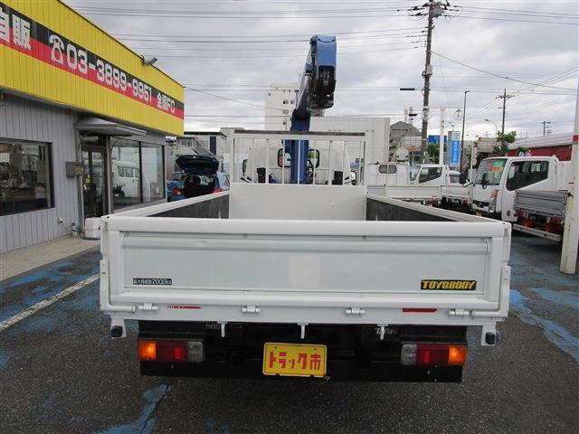 Hino Dutro 4