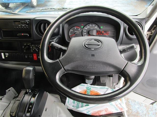 Hino Dutro 9