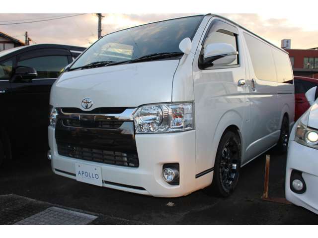 Toyota Hiace Van 2