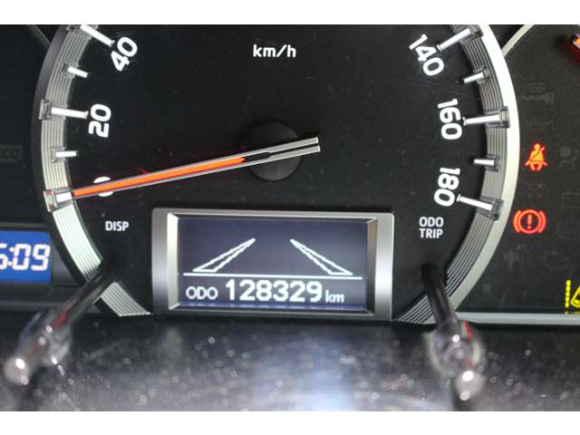 Toyota Hiace Van 4