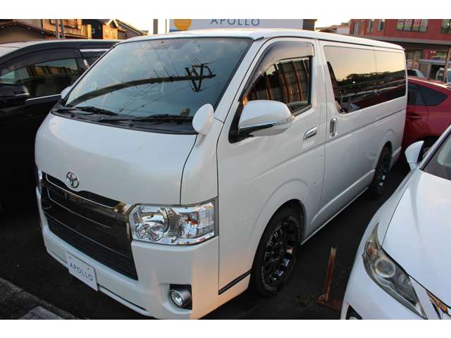 Toyota Hiace Van 5
