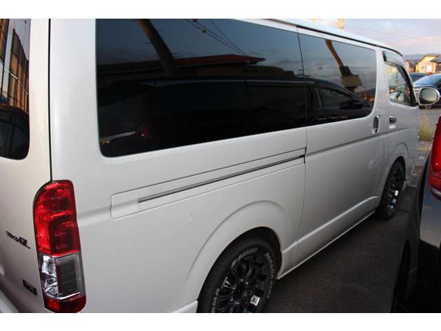 Toyota Hiace Van 10