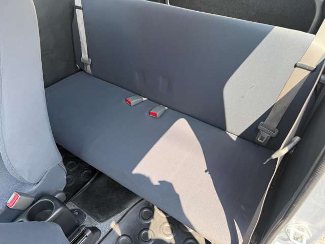 Daihatsu Mira 4