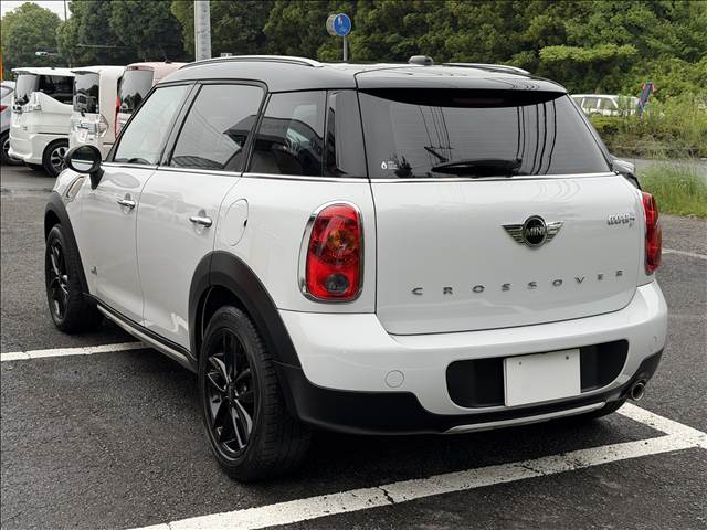 MINI Crossover 8
