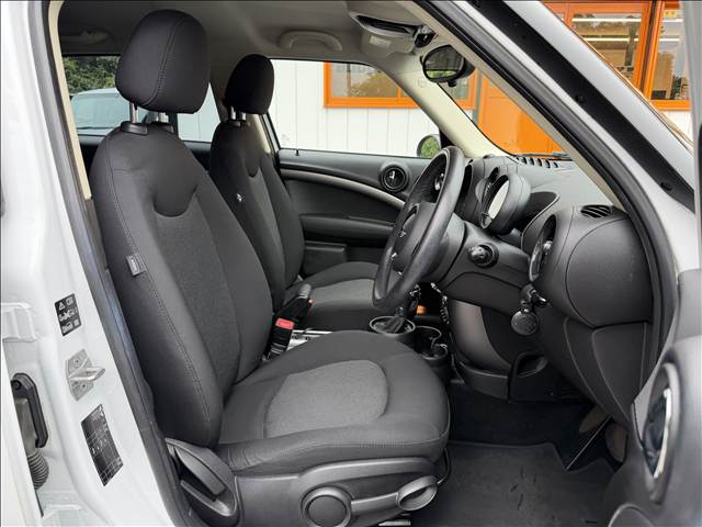 MINI Crossover 9