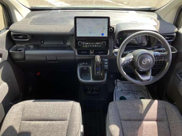 Toyota Sienta 11