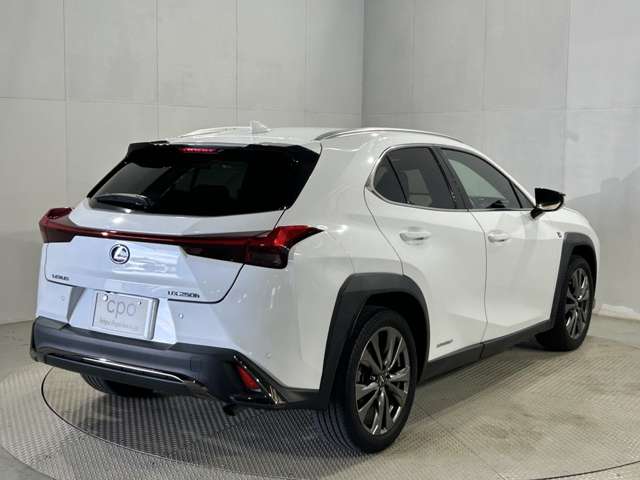Lexus UX 4