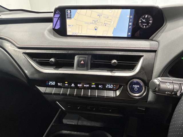Lexus UX 7