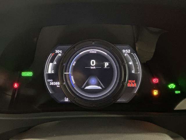 Lexus UX 9