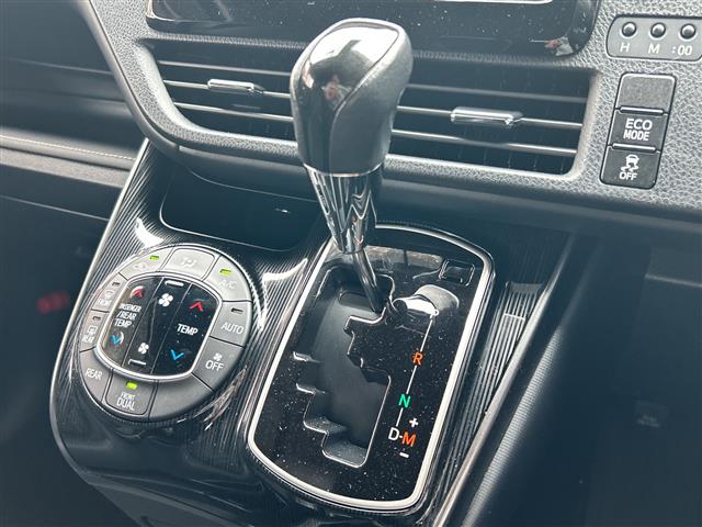 Toyota Esquire 7