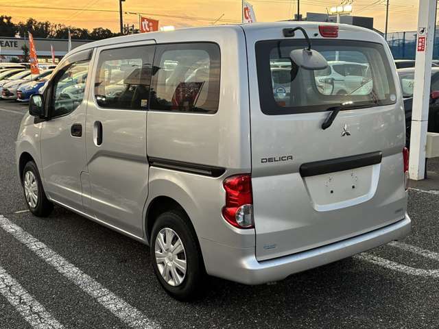 Mitsubishi Delica Van 12