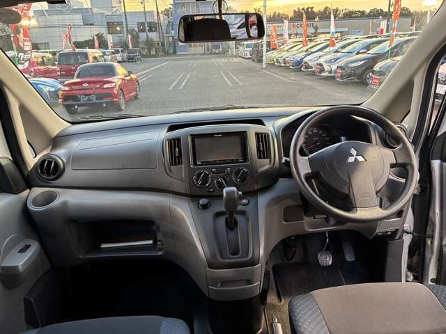 Mitsubishi Delica Van 4