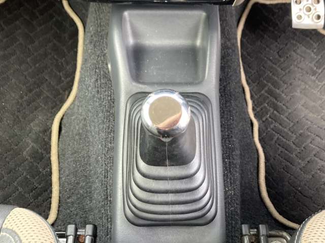 Suzuki Jimny 12